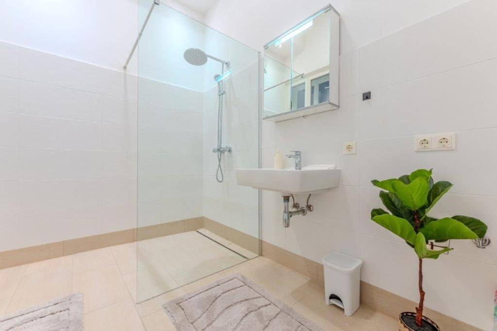 Deluxe Apartments Near The Center Krems an der Donau Εξωτερικό φωτογραφία